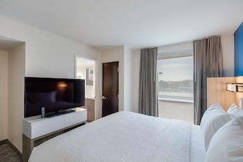 Suite, 2 Bedrooms, Kitchen