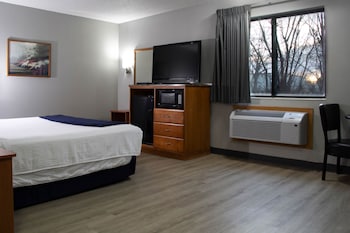 Deluxe Room, 1 King Bed with Sofa bed