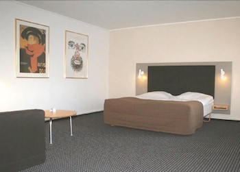 Triple Room, Annex Building