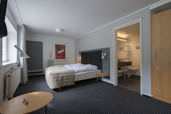 Triple Room, Annex Building