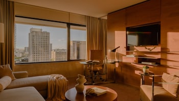 Suite, 1 Bedroom, Club Lounge Access (High Floor)