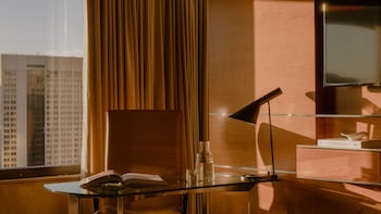 Suite, 1 Bedroom, Club Lounge Access (High Floor)