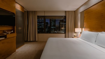 Suite, 1 Bedroom, Club Lounge Access (High Floor)