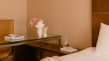 Classic Double Room, 2 Double Beds (High Floor)