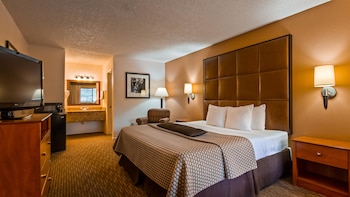 Standard Room, 1 King Bed, Accessible, Bathtub