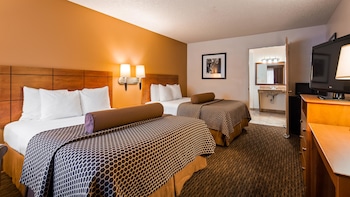 Standard Room, 2 Queen Beds, Non Smoking, Refrigerator & Microwave