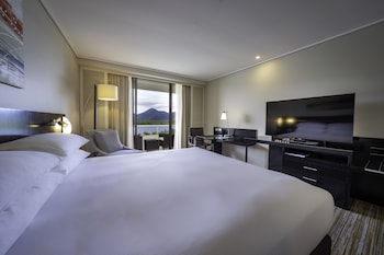 Deluxe Room, 1 King Bed