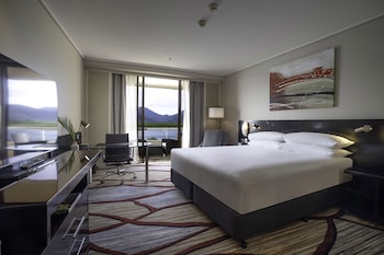 Deluxe Room, 1 King Bed