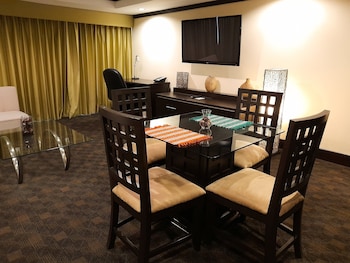 Suite, 2 Queen Beds