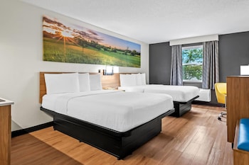 Deluxe Suite, 2 Queen Beds, Non Smoking
