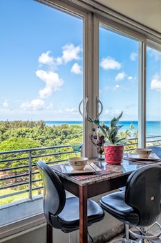 Ocean View Studio with Kitchenette