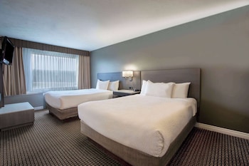 Suite, 2 Queen Beds, Non Smoking (One-Bedroom)