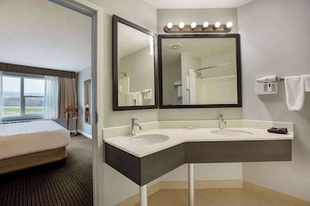 Deluxe Suite, 1 King Bed, Non Smoking (1 Bedroom)