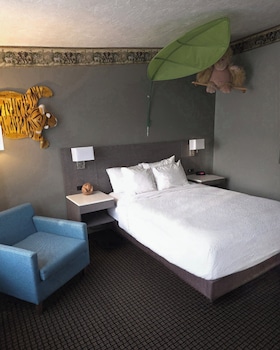Studio Suite, Multiple Beds, Non Smoking (Jungle Theme)