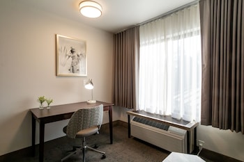 2 Queen Suite
