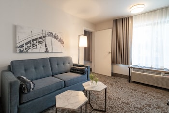 Extended Stay King Suite Sleeper Sofa Kitchenette