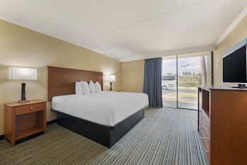 Standard Room, 1 King Bed, Non Smoking, Balcony