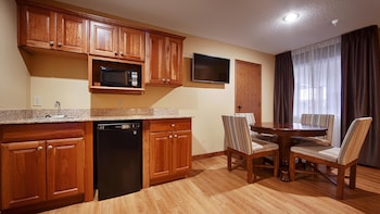 Executive Suite, 1 King Bed, Non Smoking