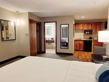 Executive Suite, 1 King Bed, Non Smoking