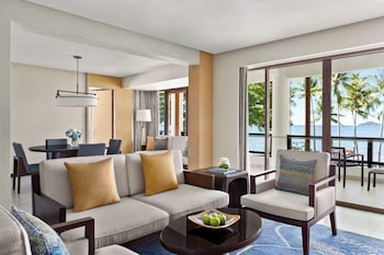 Tanjung Deluxe Seaview Suite (King)