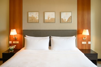 Standard Room, 1 King Bed, Terrace, Sea View (Kinabalu)