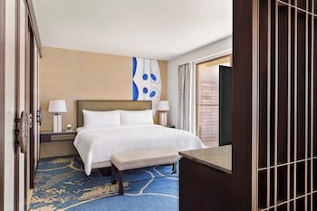Tanjung Deluxe Seaview Suite (King)