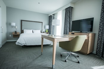 Studio, 1 King Bed, Accessible, Non Smoking (w/ bathtub)