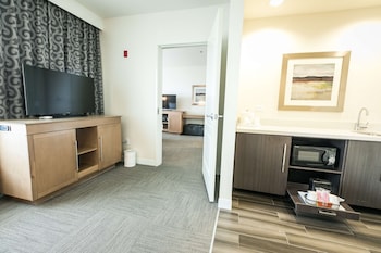 Suite, 1 King Bed, Non Smoking, Refrigerator & Microwave