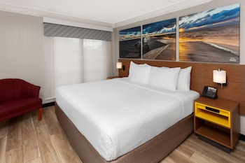 Suite, 1 King Bed, Non Smoking