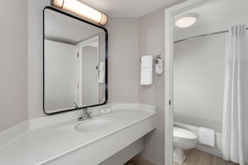Suite, 1 King Bed, Non Smoking