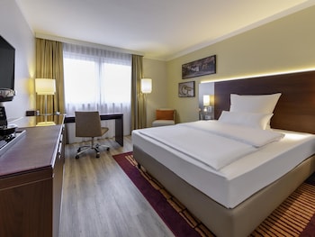 Standard Room, 1 Queen Bed