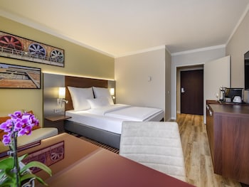 Standard Room, 1 Queen Bed