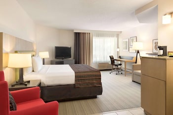 Studio Suite, 1 King Bed, Non Smoking