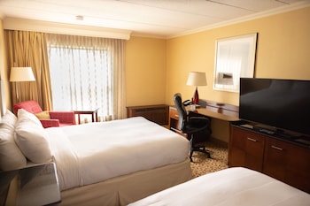 Room, 2 Double Beds (Mobility Accessible, Tub)