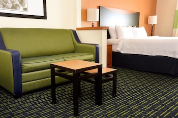 Studio Suite, 1 King Bed with Sofa bed, Non Smoking