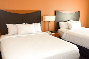 Room, 2 Queen Beds, Accessible, Non Smoking (Mobility, Bathtub W/grab Bars)