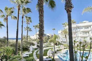 Double Room Single Use, Pool View