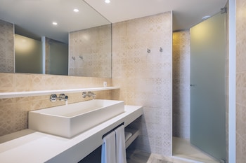 Junior Suite, Pool View