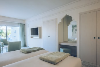 Double Room, Pool Access