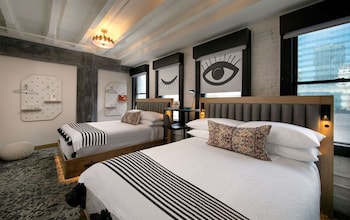 Studio, 2 Queen Beds, Accessible, Bathtub (Mobility)