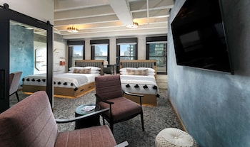 Studio, 2 Queen Beds