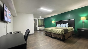 Standard Room, 1 Queen Bed, Smoking