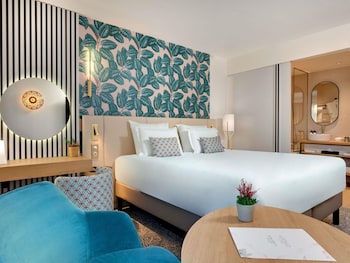 Deluxe Room, 1 King Bed