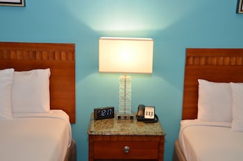 Room, 2 Queen Beds, Accessible, Non Smoking (Mobility)