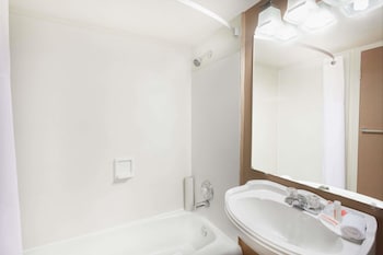 Standard Room, 2 Queen Beds, Refrigerator