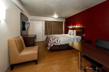 Deluxe Room, 1 King Bed, Smoking