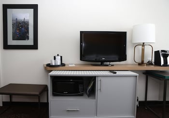 Standard Room, 1 King Bed, Accessible (Mobility)
