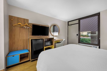 Room, 1 Queen Bed, Smoking