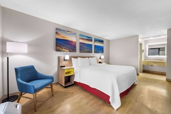 Room, 1 King Bed, Smoking