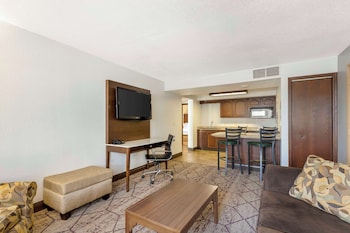 Suite, Multiple Beds, Non Smoking, Kitchenette